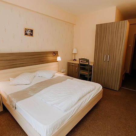 Guest House Lacul Linistit Moneasa Bagian luar foto