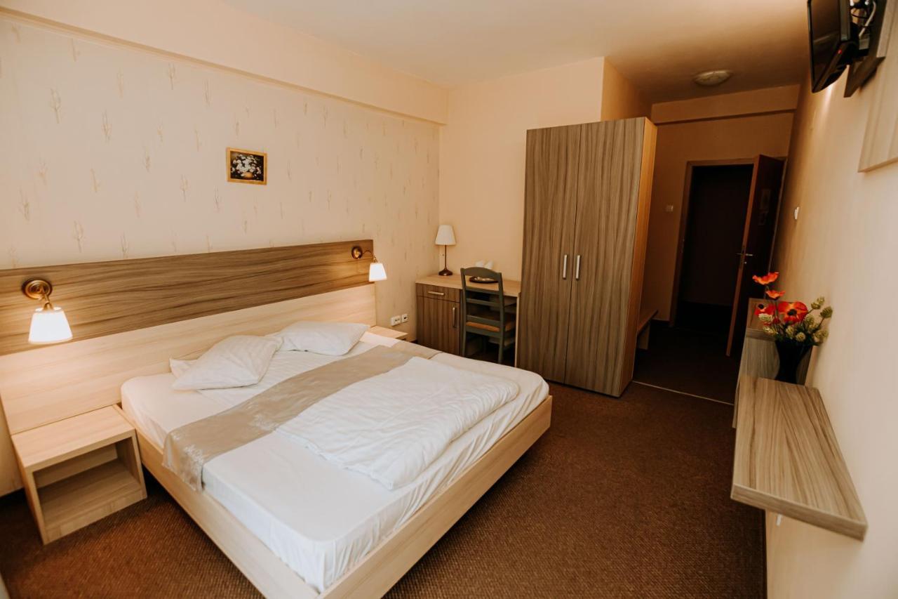 Guest House Lacul Linistit Moneasa Bagian luar foto
