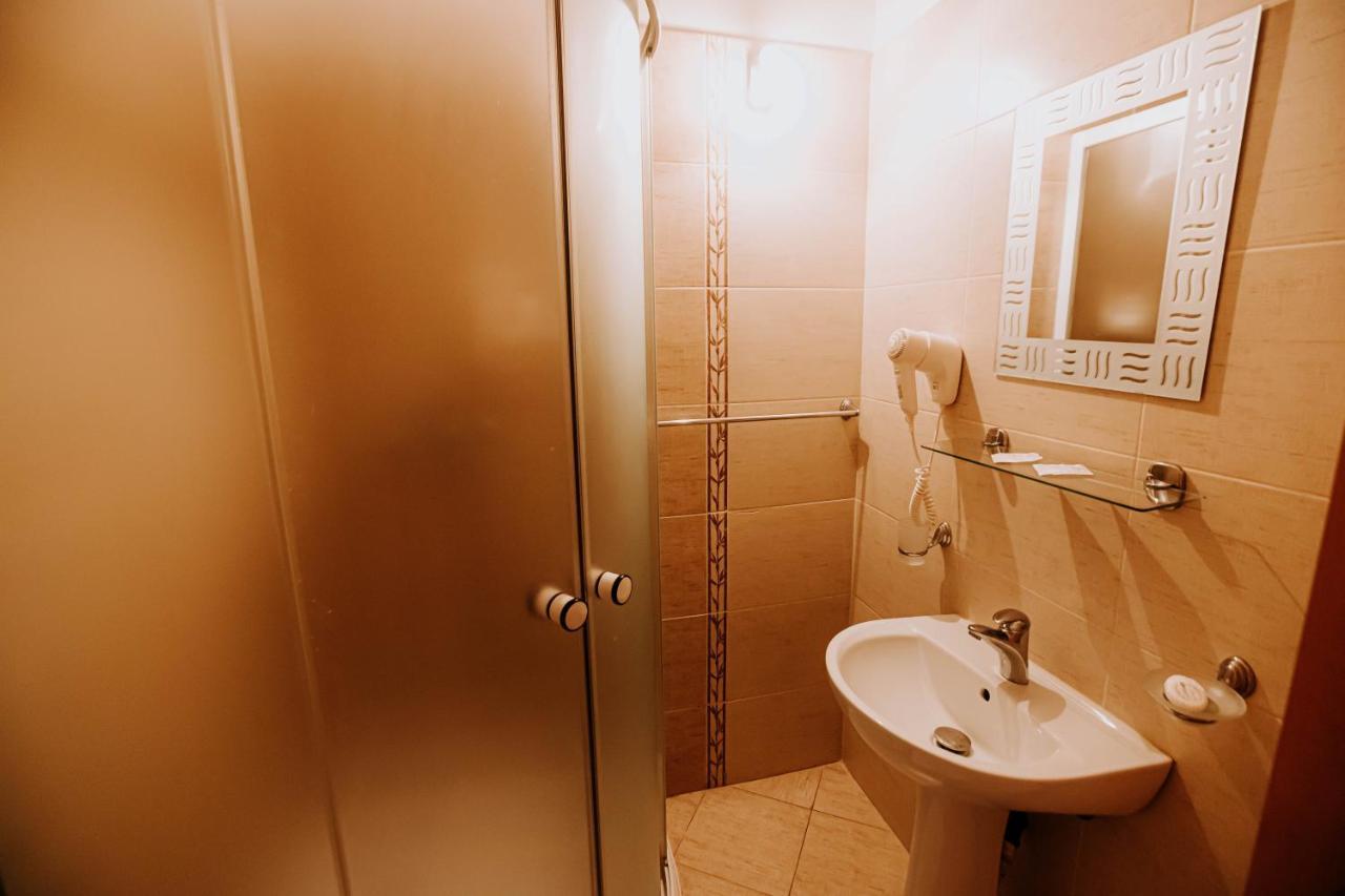 Guest House Lacul Linistit Moneasa Bagian luar foto