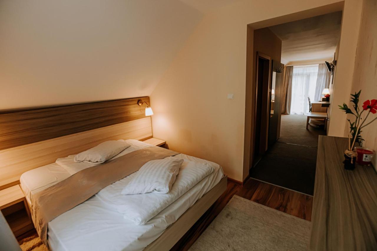 Guest House Lacul Linistit Moneasa Bagian luar foto