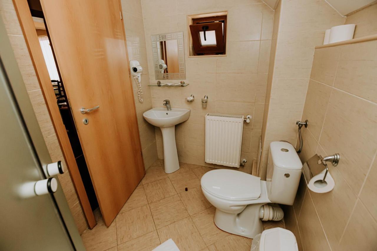 Guest House Lacul Linistit Moneasa Bagian luar foto
