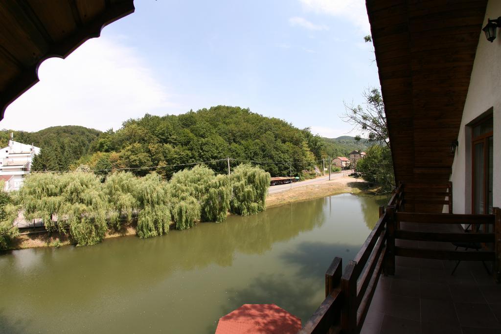 Guest House Lacul Linistit Moneasa Ruang foto