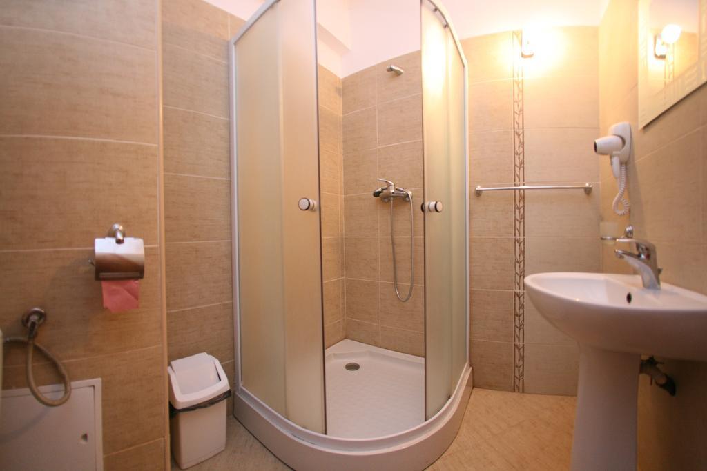 Guest House Lacul Linistit Moneasa Ruang foto